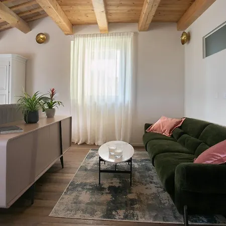 Casa Marleon 8&2, Emma Villas